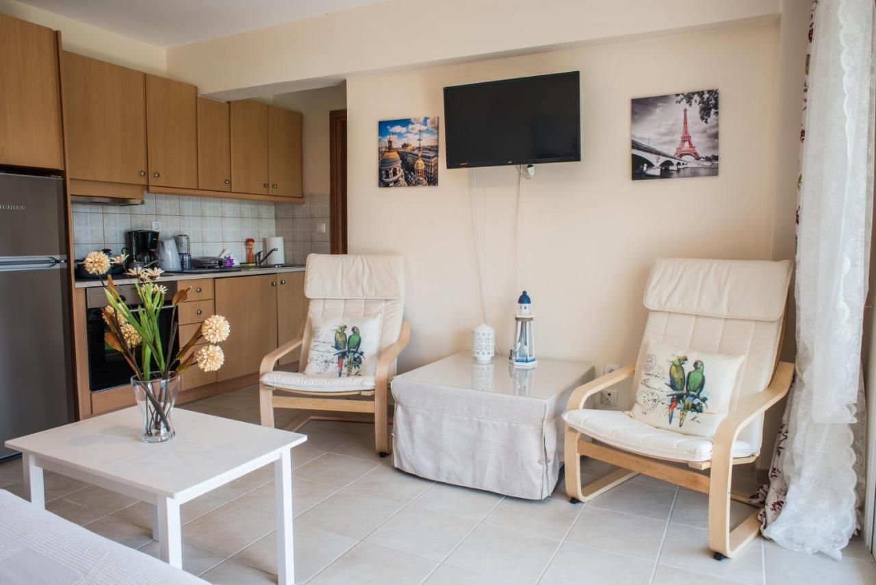Lovely Apartment Next To The Sea Lygia Korinthias Liyiá エクステリア 写真