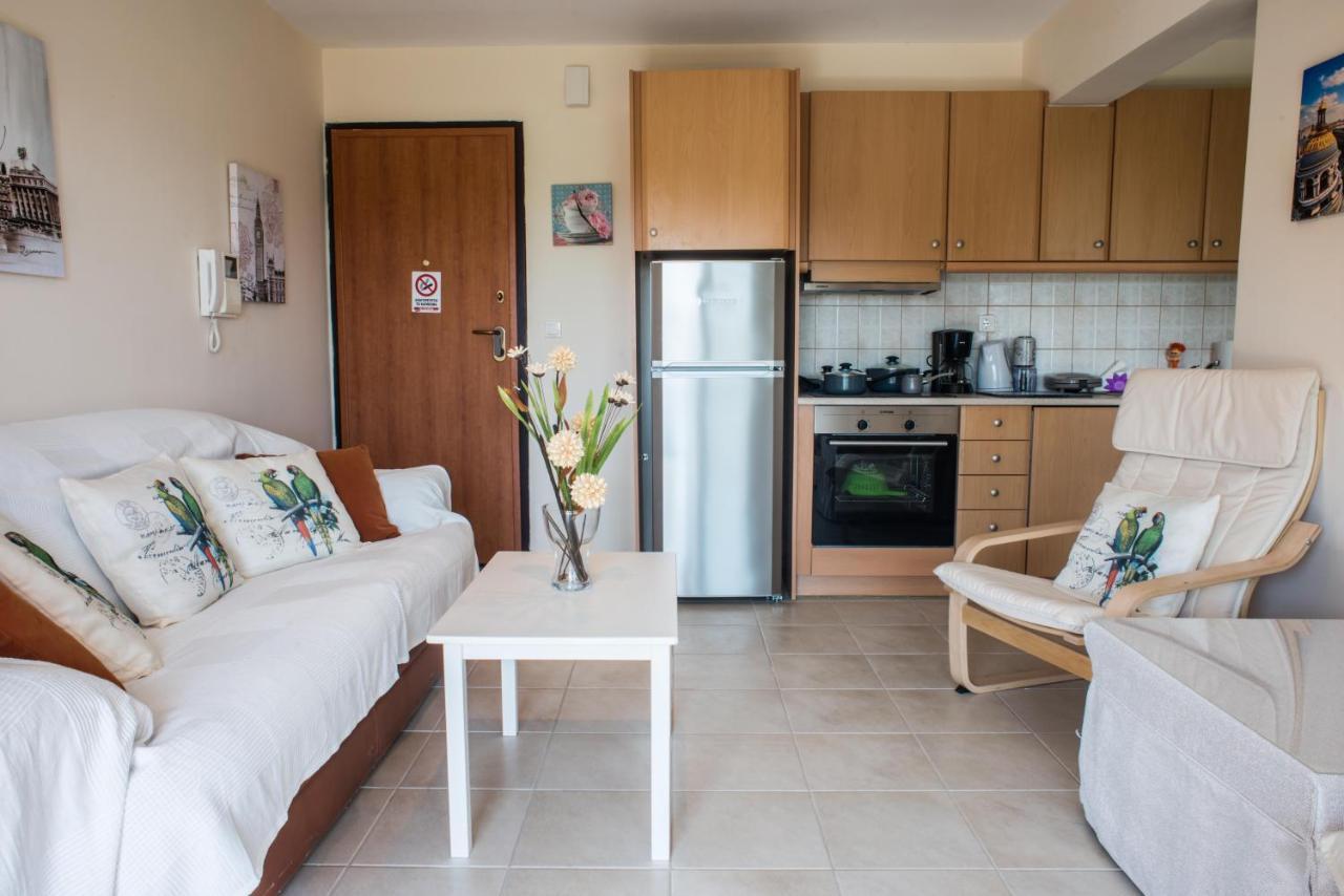 Lovely Apartment Next To The Sea Lygia Korinthias Liyiá エクステリア 写真
